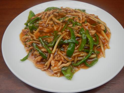 青椒炒肉絲 (豚肉とピーマンの細切り炒め)